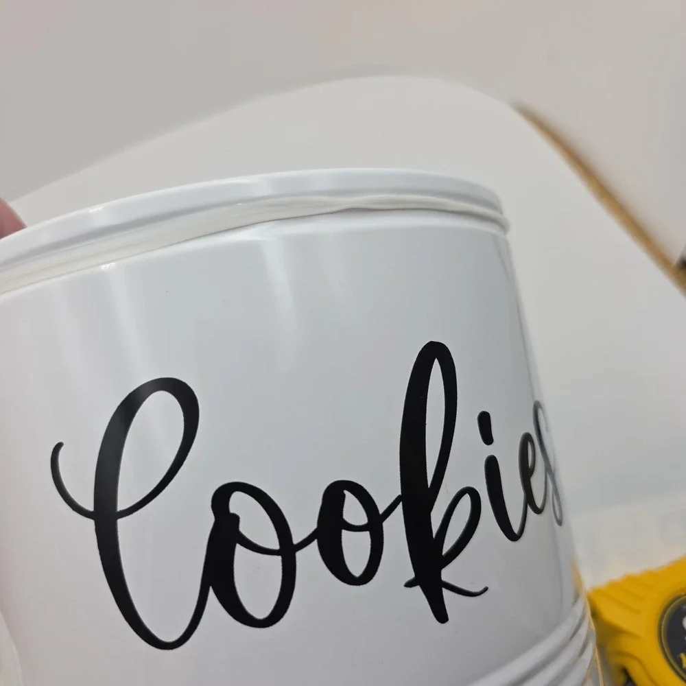 Farmhouse White‎ Metal Cookie Jar Canister Rustic Kitchen Counter Storage Tin